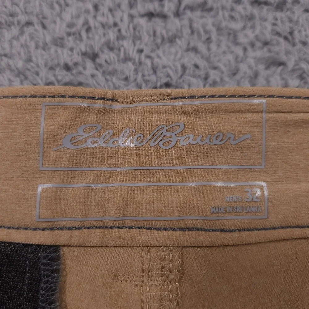 Eddie Bauer Cargo Shorts Mens 32 x 9.5 Hiking Outdoor Camp Travel Trek Safari